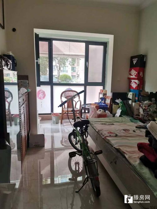 城東 墨香圣府 一樓帶40平大院子 3室2廳1衛(wèi)130平豪華裝修136萬,送車位儲(chǔ)藏室 滕州二手房出售