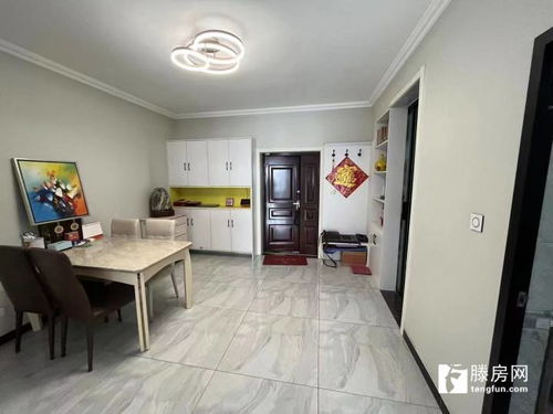 濱江國際御園,19樓觀景,精裝修,兩室兩廳一衛(wèi),全屋落地窗,客廳朝陽,可拎包入住,帶儲(chǔ)藏室,證滿兩年 滕州二手房出售